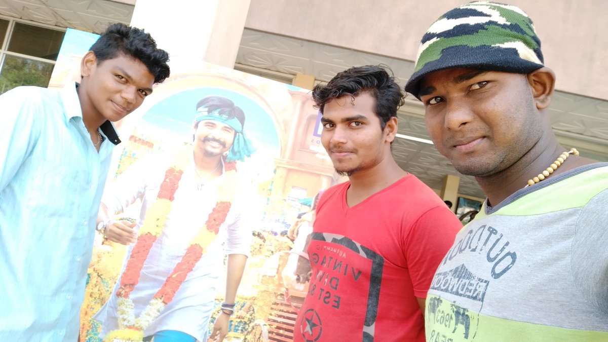 VISVASAM5's tweet image. @Siva_Kartikeyan watching #SeemaRaja At #srikarthikai theater
@nagercoilmovies