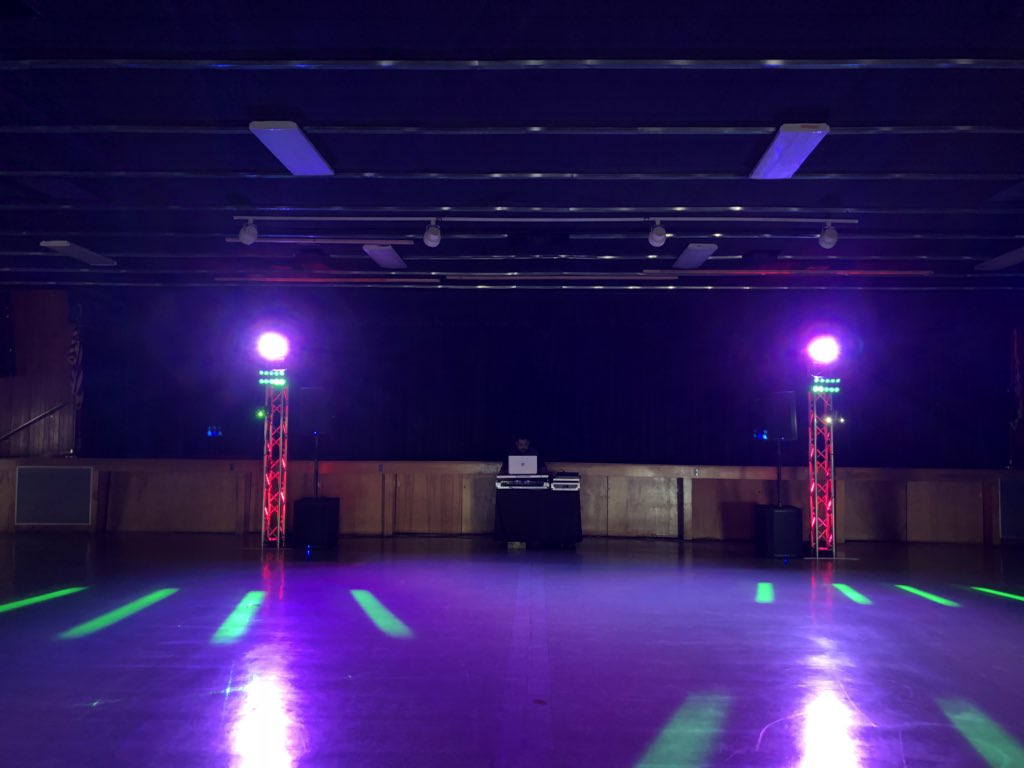 WoodardJHS's tweet photo. The calm before the FUN! Our Welcome Back dance has begun and our Roadrunners are here for a great night with their classmates! #RoadrunnerPride #JrHighMemories https://t.co/ZNRoWICGpr