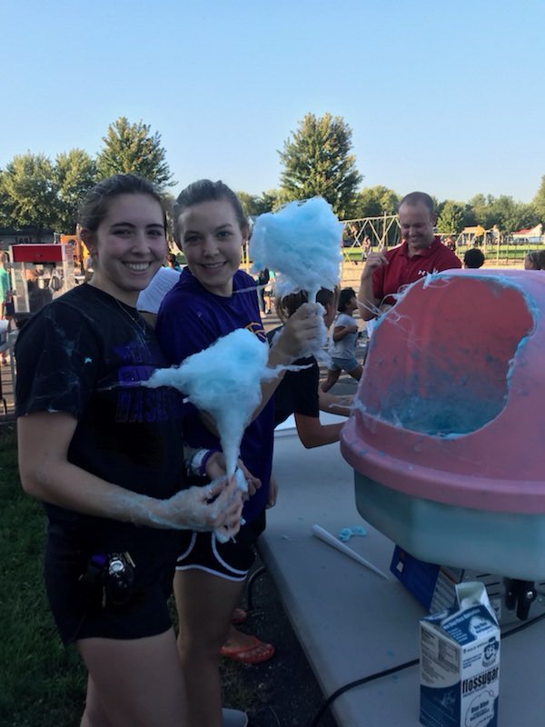 WIUWBB's tweet image. We had a great time helping out at Family Fun Night at Lincoln Elementary! #MacombIsHome #WIU