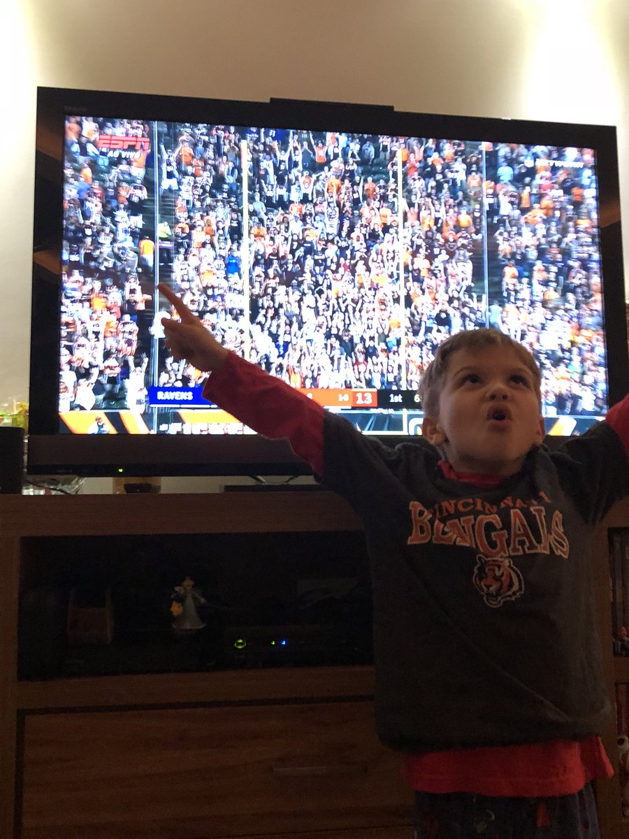 crcalves's tweet photo. #NFLnaESPN Go Bengals! https://t.co/6UTh0UxOWr