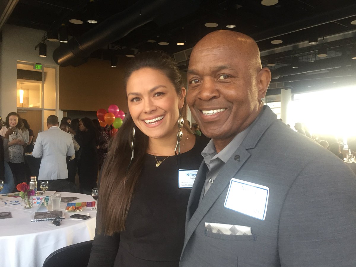JumaSeattle's tweet photo. Tonight's the night! Here's the Seattle team at their third annual All Star Benefit with our friends @NesbyG and @TemryssLane, celebrating 5 years of Juma Seattle! https://t.co/IaYIM96TbY