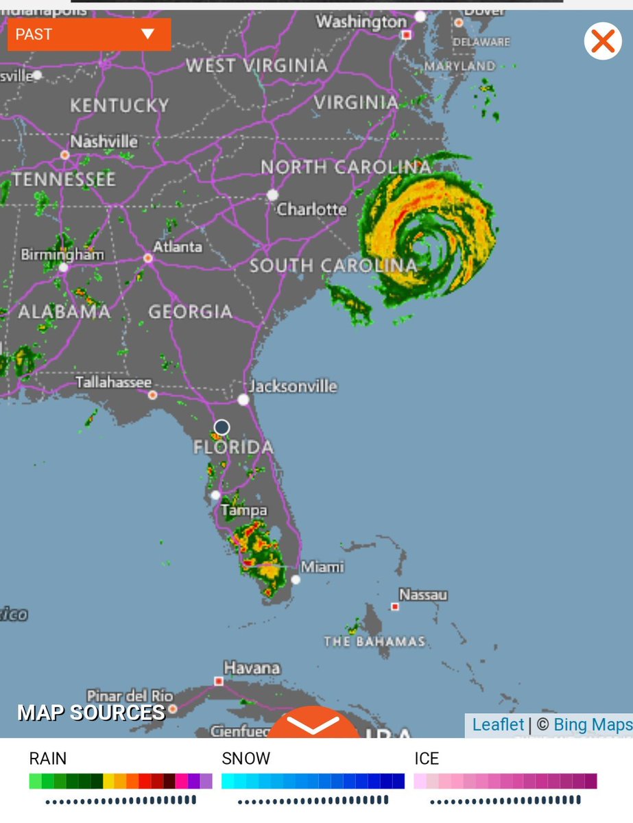 _Amyable_'s tweet image. [That awkward moment when south Florida is getting heavier rain than the Carolinas] #HurricaneFlorence