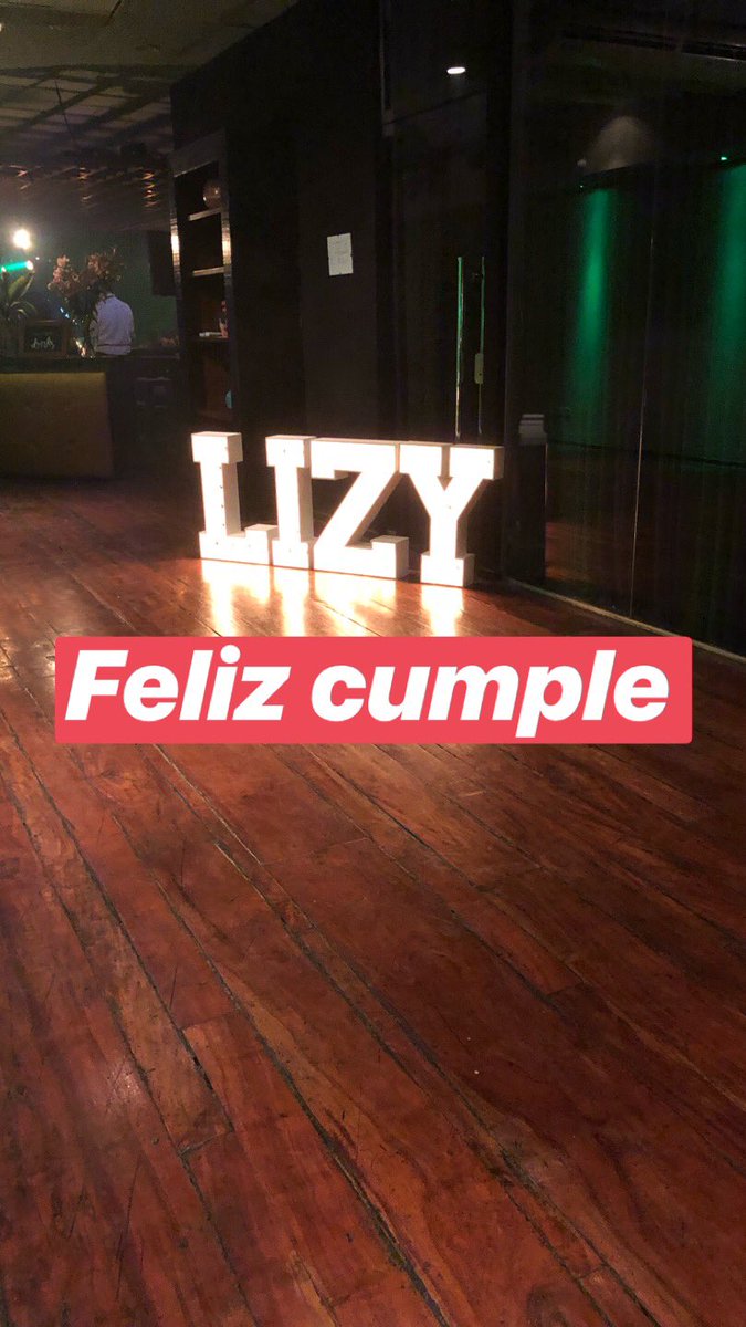 Feliz Cumpleaños · Angel of Independence – two hermanas, image size:675x1200