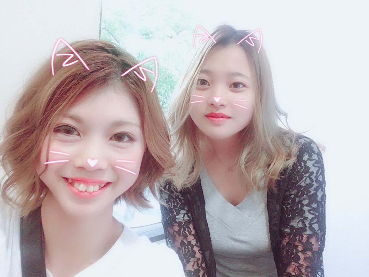 YumChara's tweet photo. 私がアシスタントの時期から
モデルできてくれていたchikaちゃん❤️
最近は撮影までさせてくれる💓
今回は全体ブリーチしてブロンド風に✨
いつもありがとう😭❤️❤️

#ブロンド風カラー #Rブリーチ #ケアブリーチ #cota #あやどり #Suiteやまぐち #スイートヘアデザイン https://t.co/F41P4BpjyS