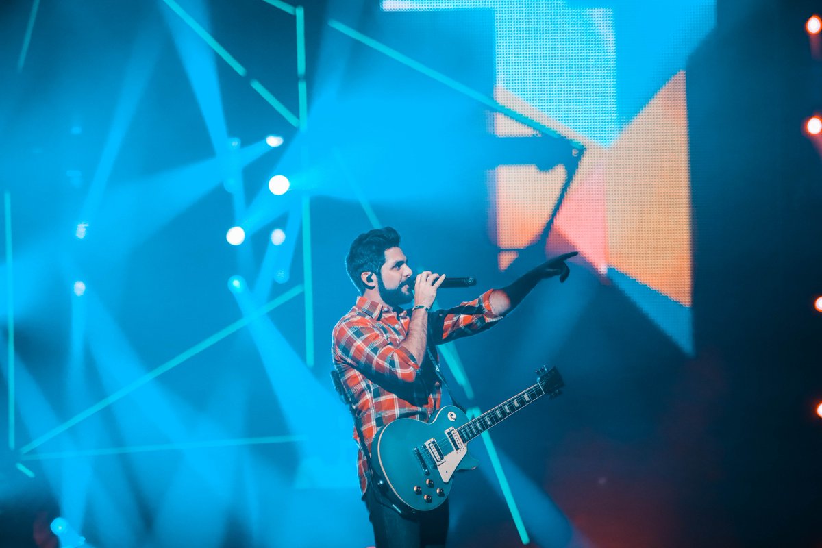 wfconcerts's tweet photo. The Main event! @ThomasRhett!!! Thank you everyone for coming out to the show! #Wfconcerts #Lifechanges https://t.co/diLT29okhZ
