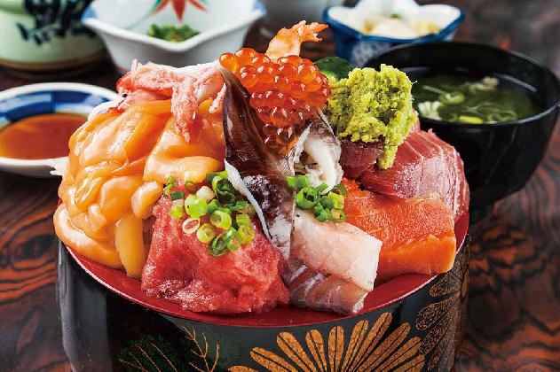 toku_komachi's tweet photo. 丼をかき込め！今、南魚沼で各店の“本気丼(マジドン)”が熱い!!  https://t.co/gZLbhu5fl6 #niigata #新潟 https://t.co/DMTVEFFB2G