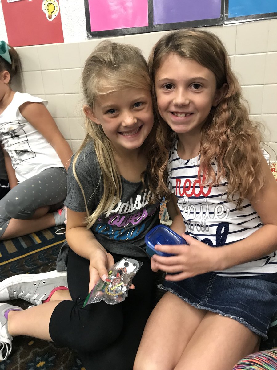 KatieKosloske's tweet image. Day 2 of Summer Souvenir Sharing. Building good speaking and good listening skills! #MagicPride #pwepaws