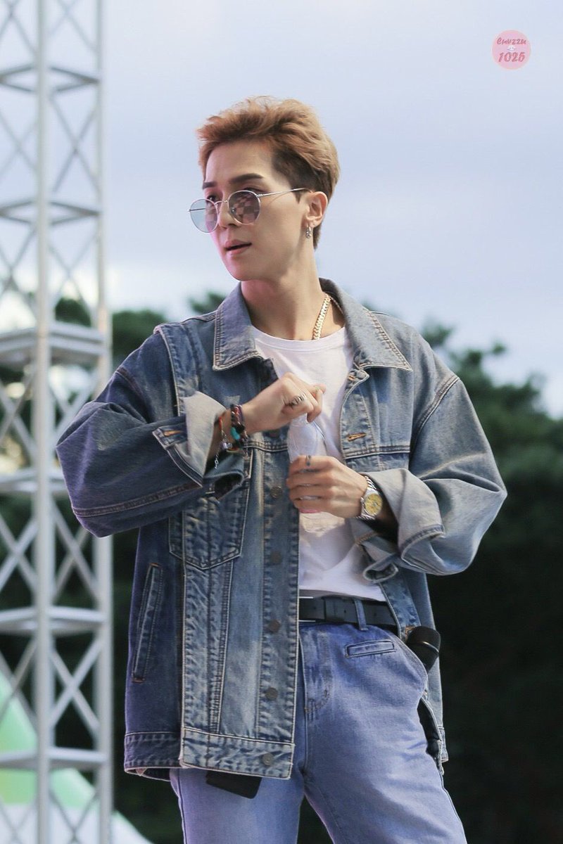 winneroutfits's tweet photo. mino • 180901 https://t.co/cYieLQUslh