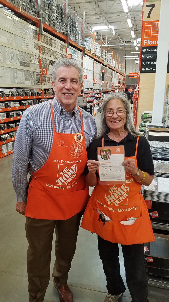 Another chance to recognize a great associate while Craig was visiting 6679 Mira Mesa.  Thank you for everything you do Ronda!