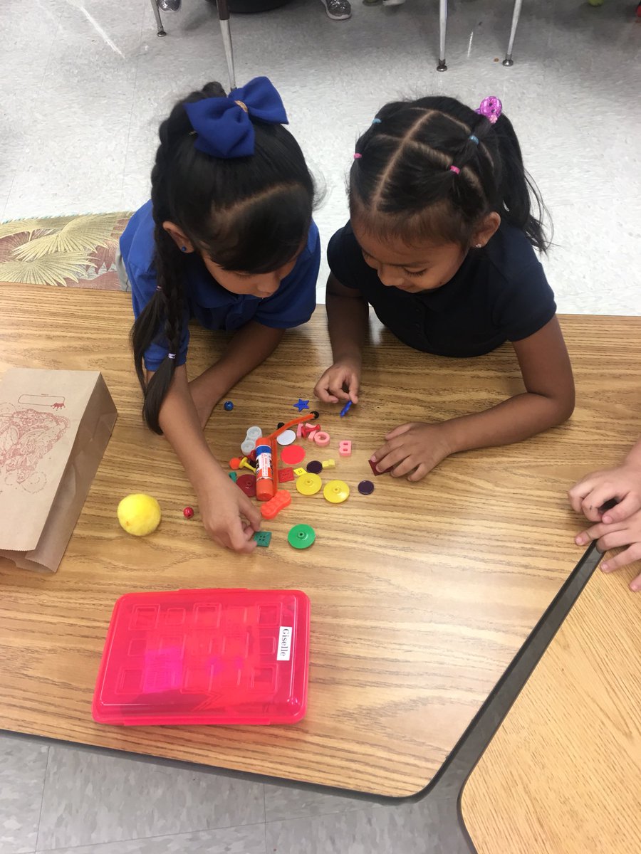 Ms_DelgadoCCPS's tweet photo. Ready set sort! Using all 5 of their senses to figure out how they can sort their objects. @GTEtoucans #guesshowtheysorted #softhard https://t.co/9i61xUfEBh