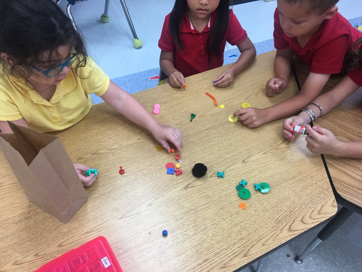Ms_DelgadoCCPS's tweet photo. Ready set sort! Using all 5 of their senses to figure out how they can sort their objects. @GTEtoucans #guesshowtheysorted #softhard https://t.co/9i61xUfEBh