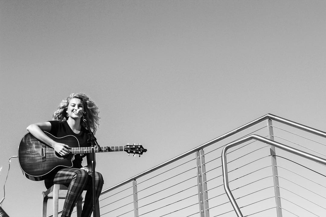 torikelly's tweet photo. back in my element🖤 https://t.co/zgVvxyPJik