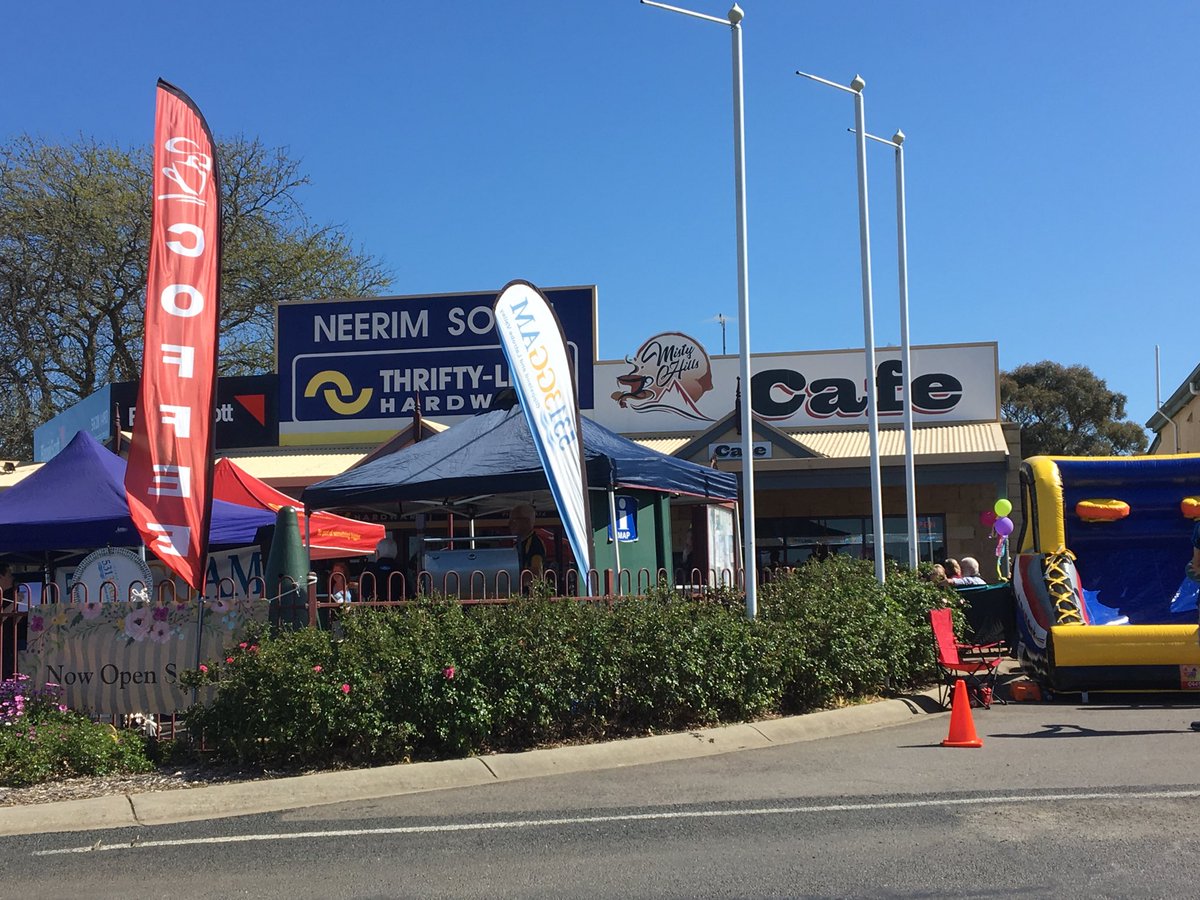 Gippsland community event with BM Caroline Hilton and ANZ customer #ANZGippsland ⁦<a href="/trentjollow/">Trent Jollow</a>⁩