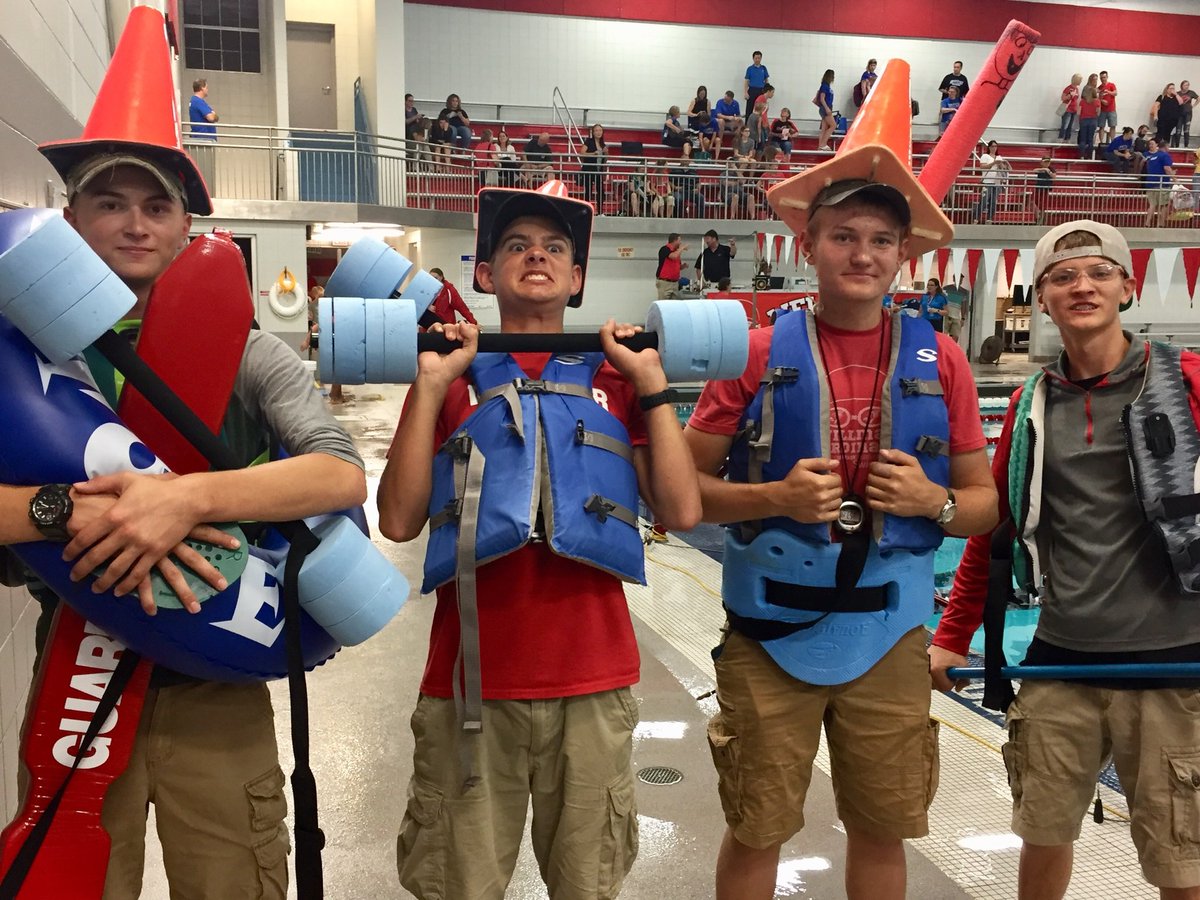 Check out this crew of timers for tonight's swimming and diving competition between Willmar and Sartell-St. Stephen. Great job! #mshsl