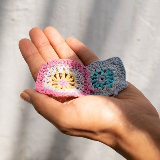 Bare_ZeroWaste's tweet photo. My grandaunt make these adorable cotton crochet reusable make up removal pads for me! 3 years and counting, slighting faded but helped be less trashy by not tossing out single use cotton everyday!
:
#zerowasteroutine #zerowasteliving #zerowastebeauty #zeโฆ https://t.co/wHNNyhADYa https://t.co/hx6qlhauBY