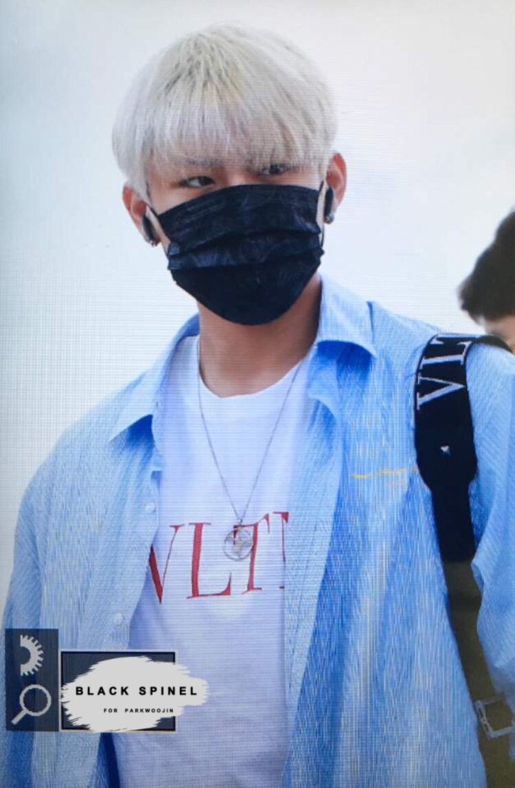 BlackSpinel99's tweet photo. 180914 ICN 출국 🛫
❤️
#박우진 
#워너원
#PARKWOOJIN
#WANNAONE https://t.co/Y36qHOWdA1
