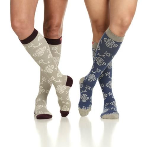 compressocks's tweet photo. Compression Socks - Grab yours now !
#compressionsocks #workout #fitnesslover #fitnessevent #workoutmotivation #sporty #fitnessgirl #stayfit #havefun #strongtogether #getfit #compressocks #injuredrunner #runner #compressiontights #stripesocks #socks #socklover https://t.co/39uzHAGeSH