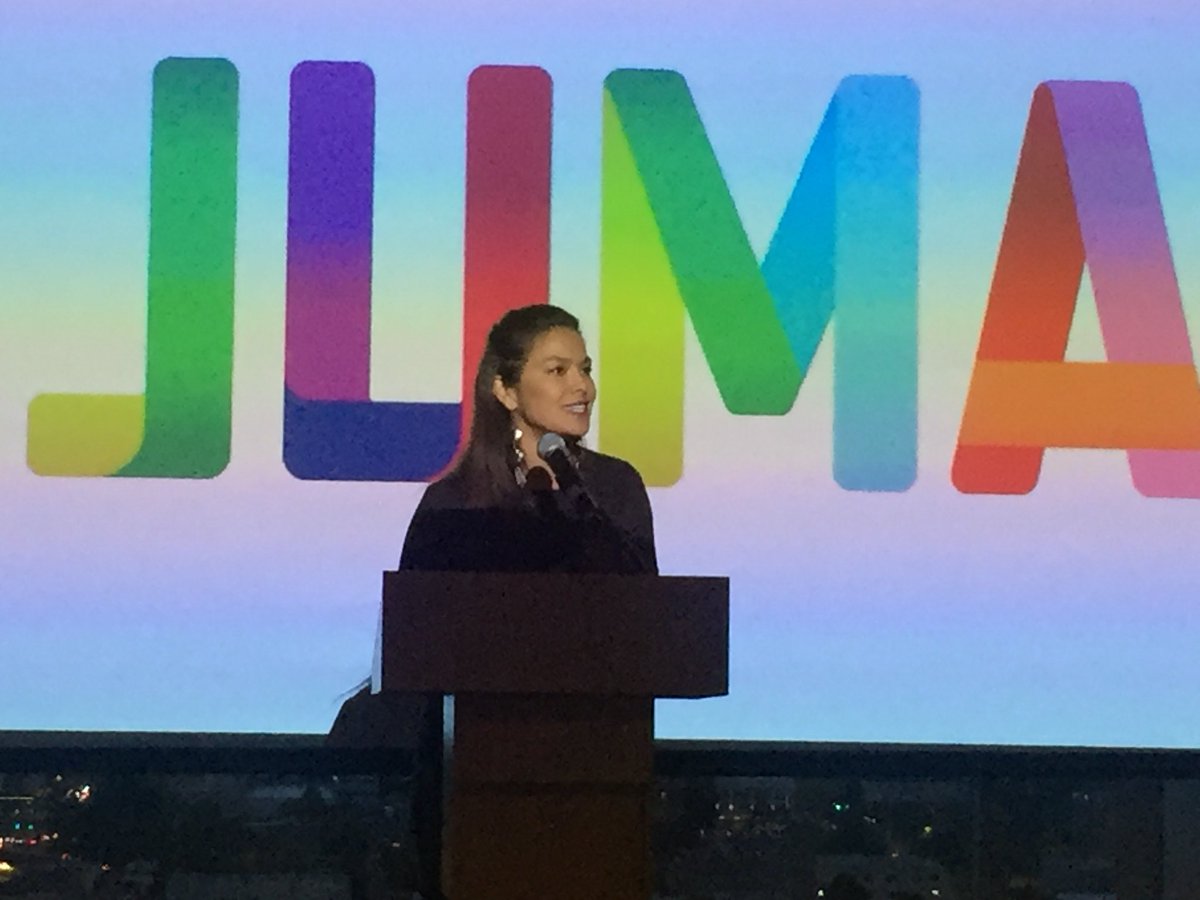 JumaSeattle's tweet photo. Thank you to our amazing MC @TemryssLane for presenting tonight’s Fund a Need and helping us to make possible, possible for Juma youth! https://t.co/Y3oKNYE4jo