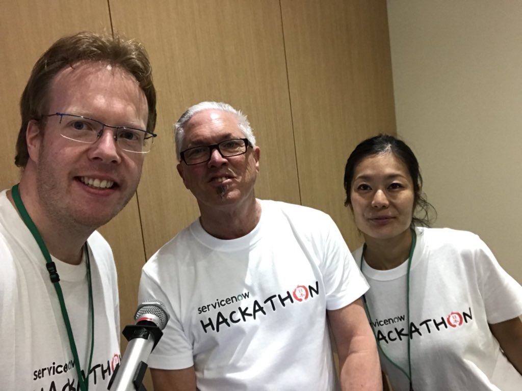 _kinkuma_'s tweet photo. #hacknowJPN #hacknow @ServiceNowJapan MC達！ https://t.co/9jTfYscsxE