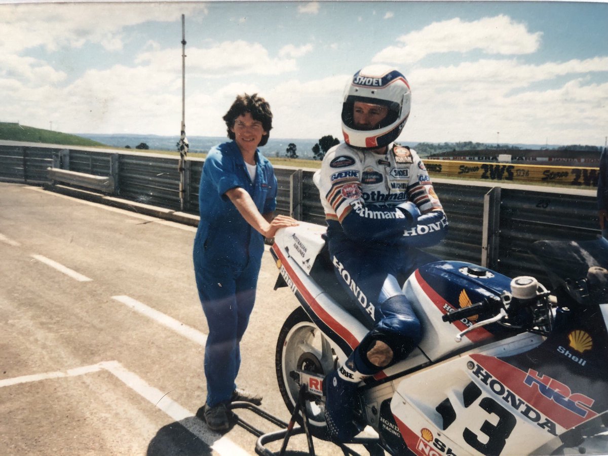#FlashbackFriday  #oranpark The year late 1987 me the mechanic 4 @TheWayneGardner doing a video doco for Japanese as he was known back then as Mr100% as he won so many races in JAP 👍