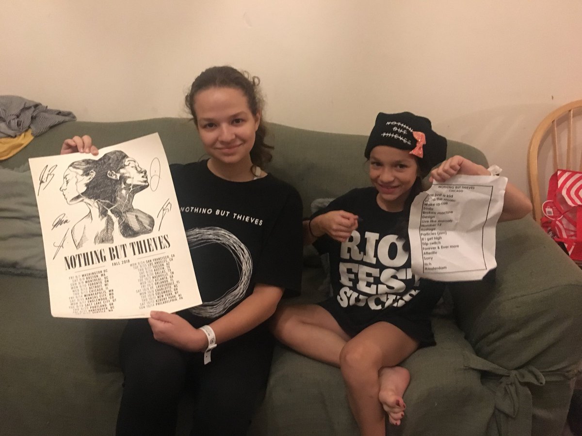 jhnnkt's tweet photo. @NBThieves thanks for another amazing show! Sorry you were sick again @NBTConor, you still sounded amazing! Thanks @DomCraik for giving my daughter a setlist and guitar pick at the end, she was so excited!!!! 🤘🏻❤️🤘🏻 #NBT #LiveMusicJunkies #EmmyBoo https://t.co/lRcehVcpPC