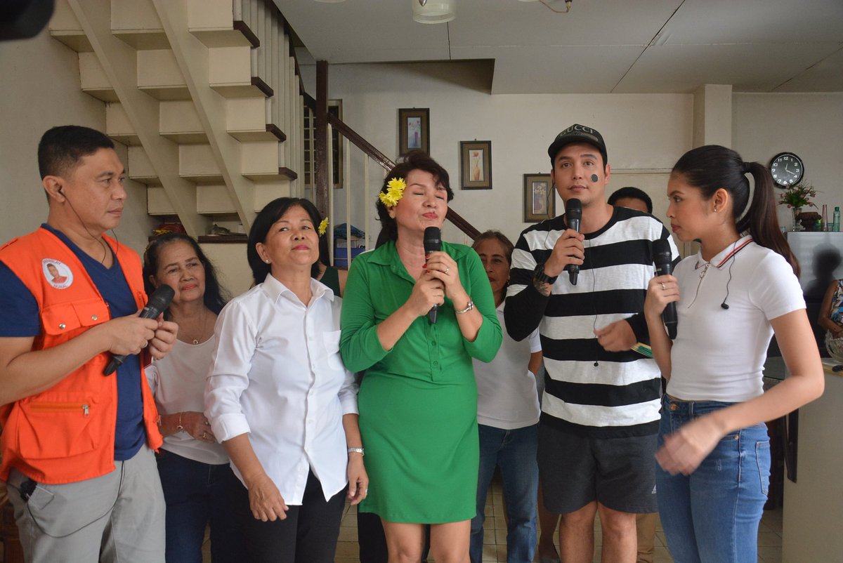 EatBulaga's tweet image. DELOS SANTOS family, can&apos;t take our eyes off sa performance niyo!

11 Nunal points for you! 👏🎙🎤💖