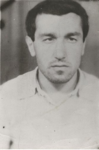 ArasDal7's tweet photo. miraç ural suriyede tarihi derinleşmiş bir kişilik FRANSA ile yakın ilgisi vardır.Pariste yaşyan eski yoldaşı GARBİS ALTINOĞLU ilede hala yakın teması olan bir namzettir.sıkmayın havaya millet yer ARAS :) https://t.co/PvezQOFEmA