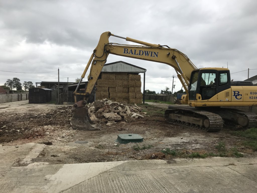 BaldwinConstruc's tweet image. We also do demolition!

An old farm building in Brinkworth which we safely demolished last week. We were in and out within the day with all materials separated and sorted. 

baldwinconstruction.org.uk