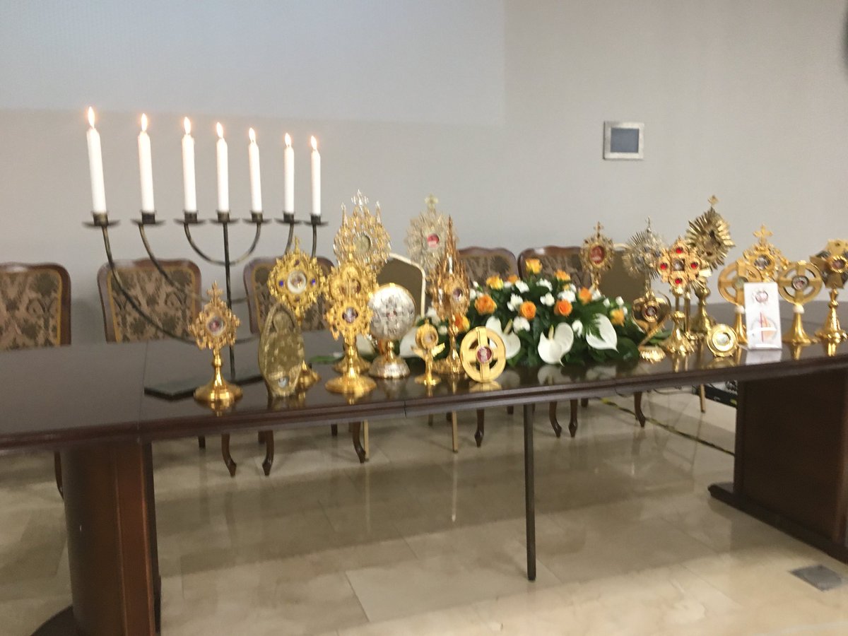 DariuszBartocha's tweet photo. Założyciele - jeszcze cześć jest w „drodze” - są z nami. III Kongres Młodych Osób Konsekrowanych. https://t.co/ni197PupwF  #KMOK #Kraków #sankruariumMiłosierdzia https://t.co/ENTuEAYSXF