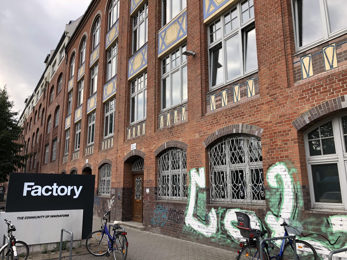 Heute startet der erste #Workshop unserer sechsteiligen Workshopreihe "Geschäftsmodell 4.0" in den Räumlichkeiten der <a href="/FactoryBerlin/">Factory Network</a>

Danke an @NUMA_Berlin <a href="/HPI_DE/">Hasso-Plattner-Institut</a>  <a href="/Adspert_/">Adspert</a> und <a href="/JScharfschwerdt/">Jana Scharfschwerdt</a> #Mittelstand #Digitalisierung #Geschäftsmodell #disruption