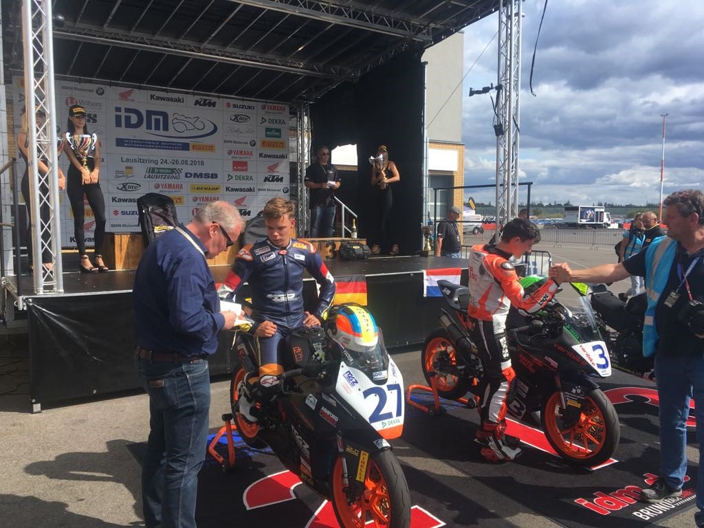 zwartecross's tweet image. Een nieuwe #talententuin-update! Met o.a.: Joris fietst vandaag (Olympia&apos;s Tour) een etappe die door de Achterhoek komt, Victor strijdt nog steeds voor die titel in de Duitse IDM (gaat &apos;t &apos;m lukken?) en Monique is geopereerd aan haar schouder! #beterschap zwartecross.nl/zwarte-cross-t…