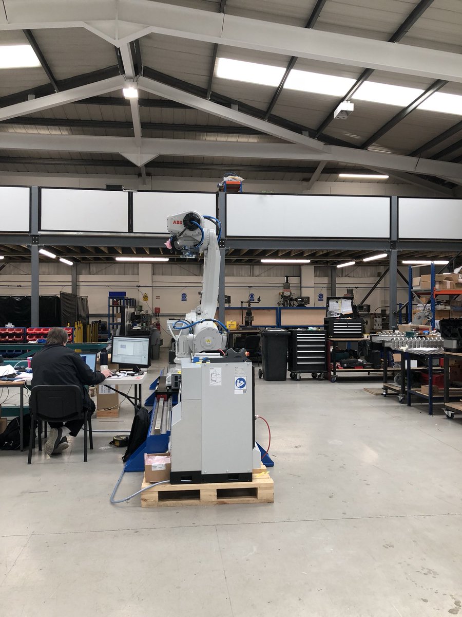 Adelphi_Auto's tweet image. Our workshop is full of robots from all of our different suppliers at the moment - here’s one of our software engineers working hard programming this ABB robot 🤖 #Adelphi #adelphiautomation #robots #robotics #software #softwareengineers #abb #abbrobotics @ABBRobotics_UK