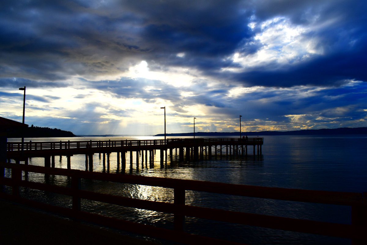 Platoesq's tweet photo. Redondo Beach.
D5600 Super Vivid and Program.
#digitalphotography #Nikon #Nikonphotography #ishootdigital
(I have this on film as well... 😎) https://t.co/l21QR94WNk