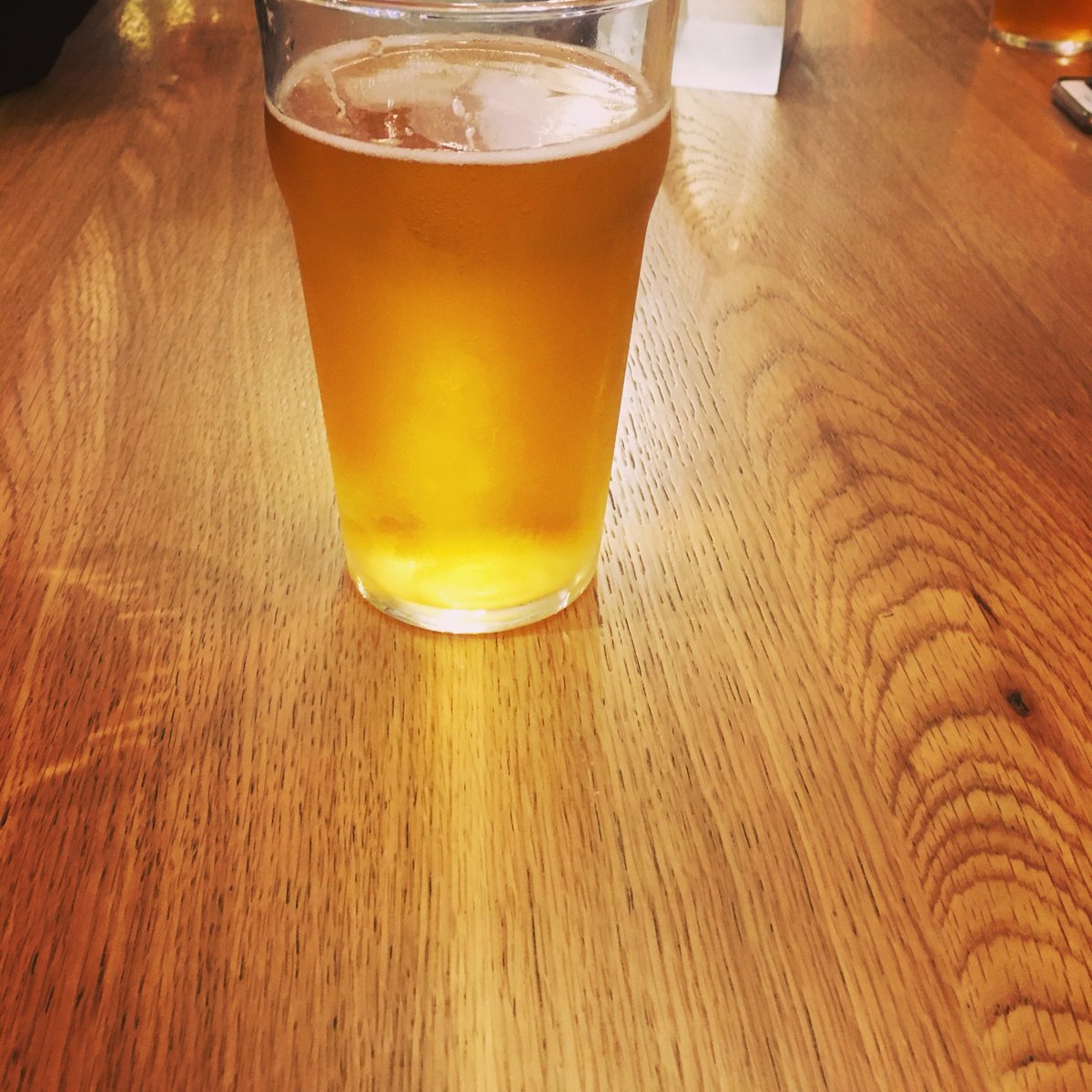 penguin02's tweet photo. #Fridayafterworkdrinks https://t.co/X1hRS2BQjt