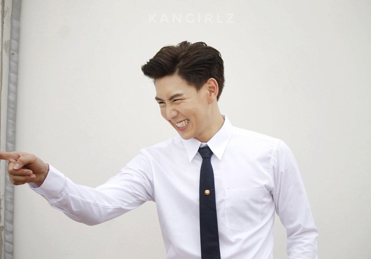 KangGirlz's tweet photo. สวัสดีวันศุกร์ ขอให้มีความสุข ยิ้มจนตาหยีแบบหมีกังเลยน้าา 😆
#gung_kunpong
#กังเป็นหมี
#ลังกุง
#cleobachelors2018
#EB16
#TUSexyBoy
#ConversationThailand https://t.co/eOo0A562fX