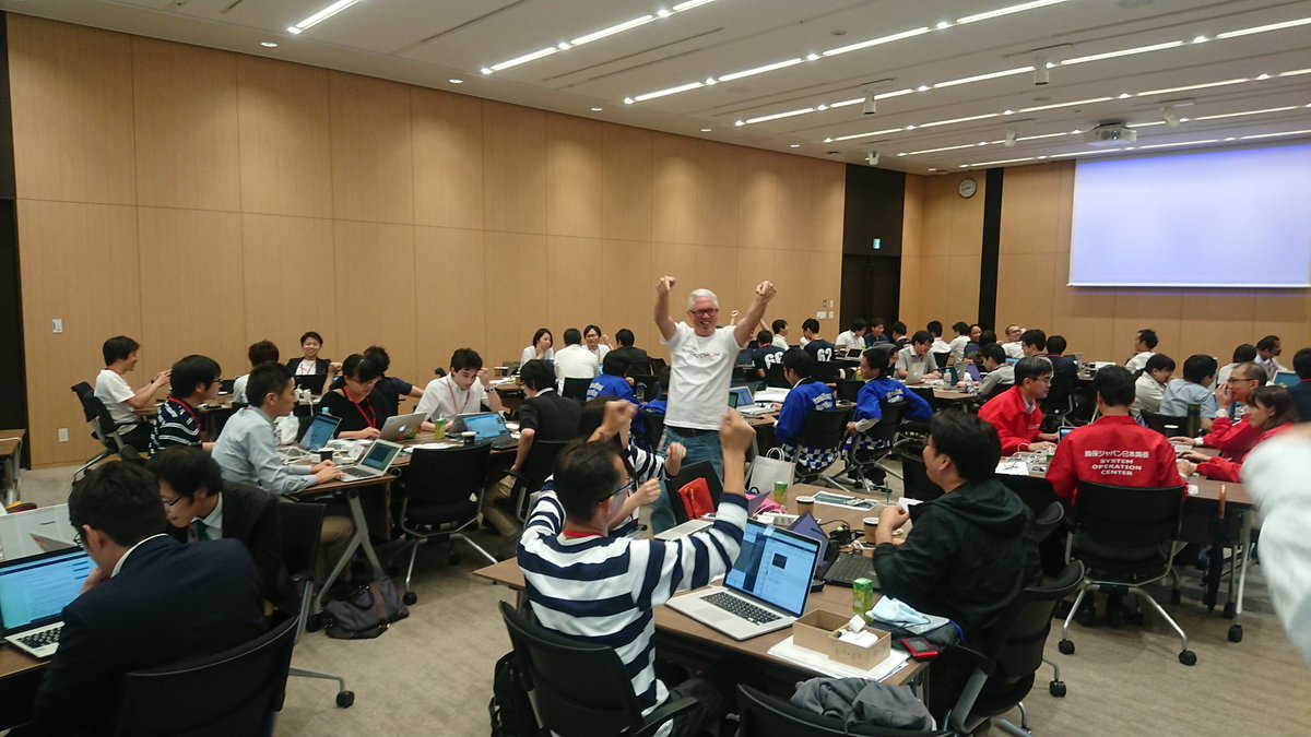 Hiro77780550923's tweet photo. @ServiceNowJapan #HackNowJPN
Peter がすぐに踊りだすんです。 https://t.co/EMTMUI8UNs