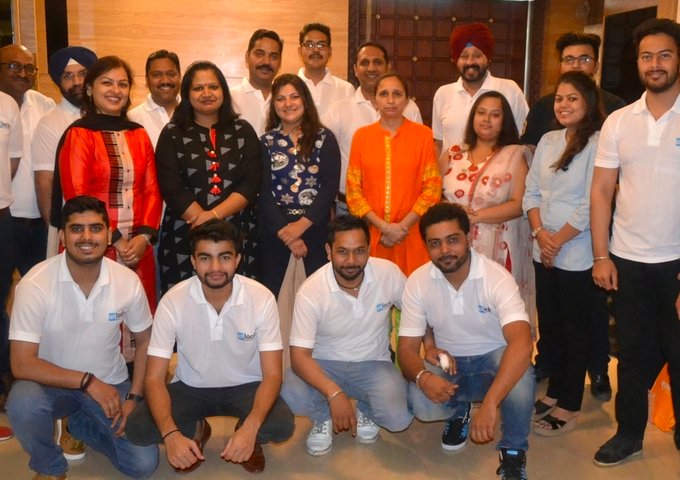 sonalgahlot's tweet photo. Started with 2 lakhs from an apartment in Chandigarh, This startup India startup is valued at 60cr #entrepreneur #StartupIndia #Success #Bizztor @kontent_factory https://t.co/Ugh2UpFuOq https://t.co/KvhHz93sXM