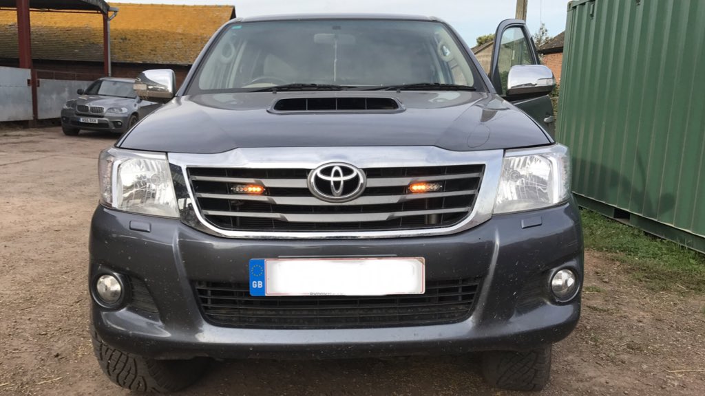 njagservices's tweet photo. Two LED flashing warning strobes supplied and fitted to a Toyota Hulux for those escorting duties #njledlighting  #njagriculturalservices #toyotahilux https://t.co/t06NAgVtN1