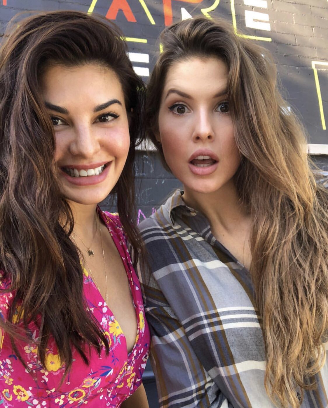 Amanda Cerny Porn - UÅ¾ivatel Filmfare na Twitteru: â€ž.@Asli_Jacqueline and @AmandaCerny look  like long lost sisters in these pictures. https://t.co/Yj3mqw1oSVâ€œ / Twitter