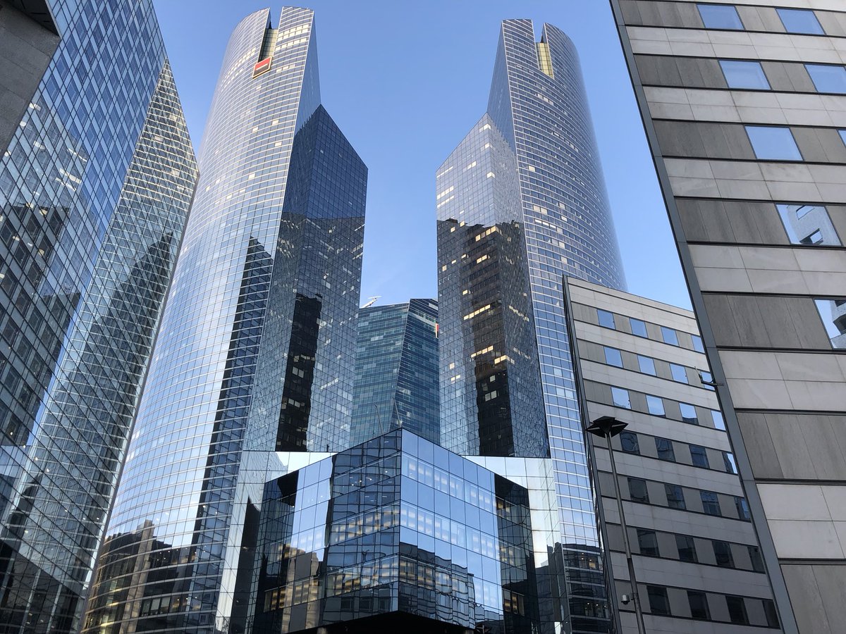SocieteGenerale's tweet photo. Journée de #Rentrée pour la promo de septembre du #CursusCadreSG ! Bienvenue et bon seminaire à toutes et tous : une journée à suivre sur Twitter avec @CareersSocGen #BecauseWeLoveSG https://t.co/djhkLH6RaU