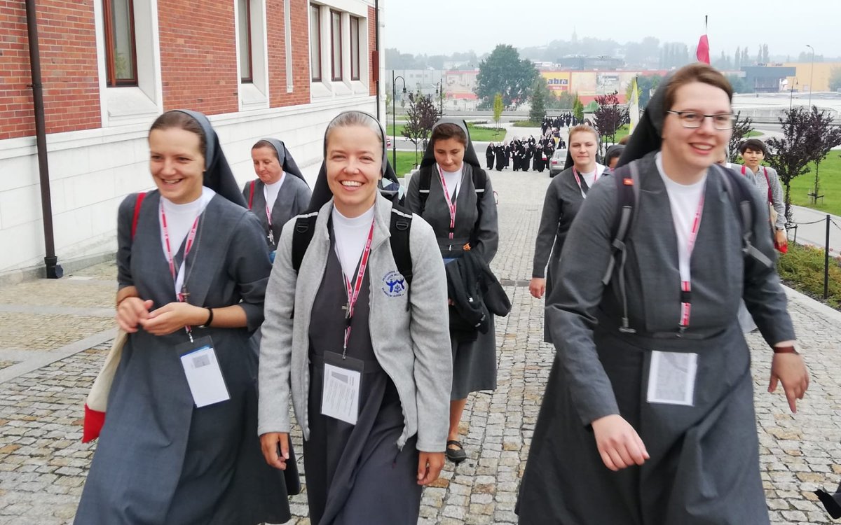 salezjanki_fma's tweet photo. W drodze na Kongres #KMOK Dobrego dnia ☺ https://t.co/mv42GZU2yR