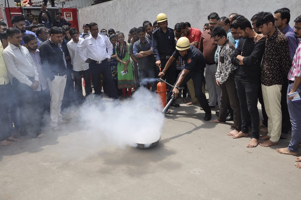 laxmidiamond's tweet photo. Fire Awareness Training at #LaxmiDiamond
#Ld #FireAwarenessTraining https://t.co/Cq9bnH3RKo