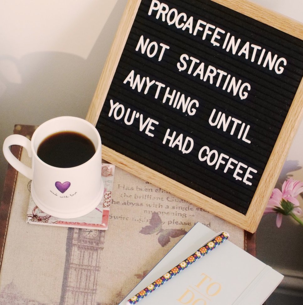 LyonsCoffee's tweet photo. We are SO happy it's #FreebieFriday! 💁For the chance to #WIN a box of Lyons coffee to make your Friday that little bit more amazing, just FOLLOW &amp; RT. #Prize #Giveaway #Competition https://t.co/l4Hkeuv0Xf