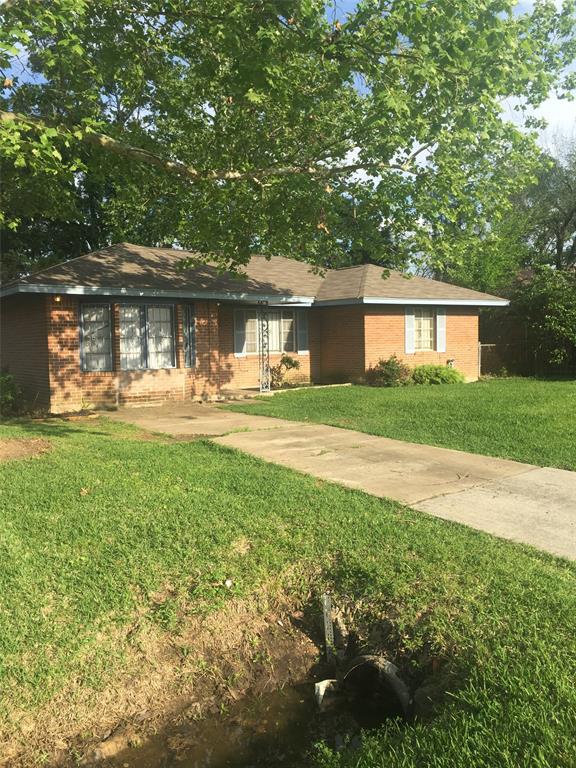 zig_zan's tweet image. 3BHK - Single Family 

Cozy home with a spacious #backyard ,detached #garage , two driveways for additional #parking , 𝐫𝐞𝐦𝐨𝐝𝐞𝐥𝐢𝐧𝐠 𝐚𝐧𝐝 𝐩𝐚𝐢𝐧𝐭𝐢𝐧𝐠 completed. Nice hardwood floors 𝐍𝐄𝐕𝐄𝐑 𝐅𝐋𝐎𝐎𝐃𝐄𝐃.

ping: (281)809-6017

Visit :goo.gl/49JoNt