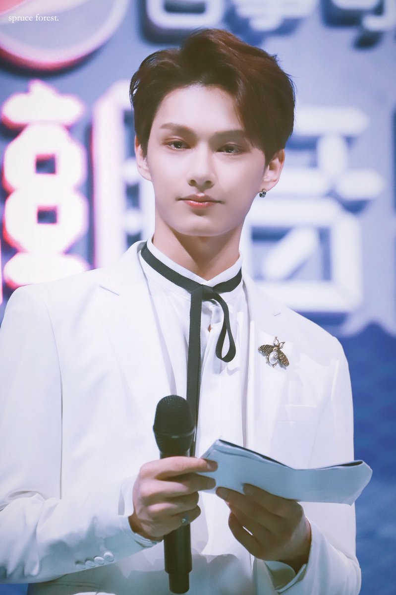 180913

#준 #문준휘 #文俊辉 #JUN #세븐틴 #SEVENTEEN