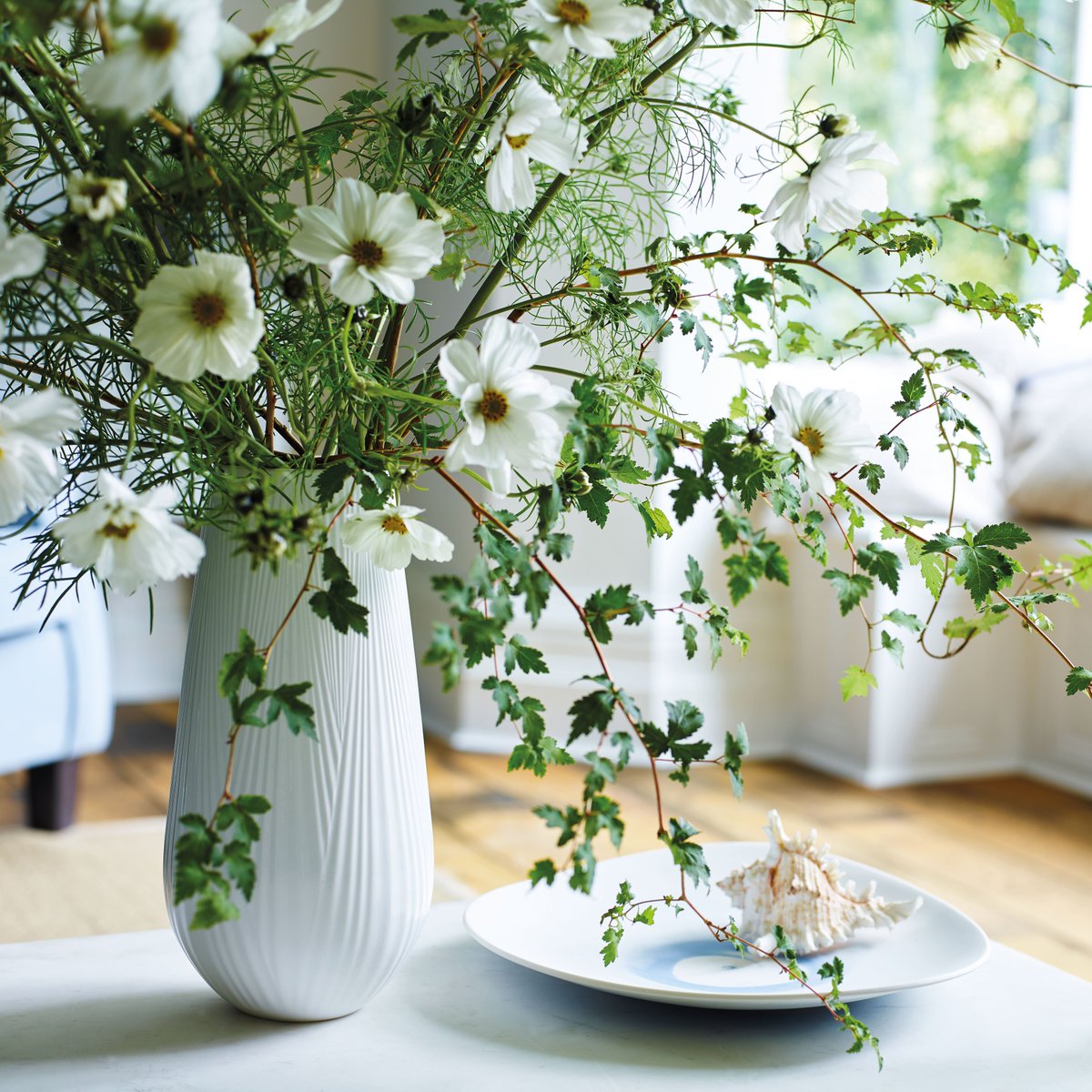 Striking in simplicity - The White Folia collection is crafted from fine bone china and will add a touch of nature to your home. Click here to explore the White Folia range: ow.ly/Dxul30lL293