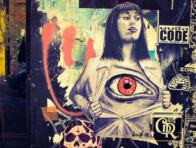 LondonArtCal's tweet photo. Excited to spot this nice new piece by #drsc0 on brick lane

#streetart #graffiti #wallporn #urbanart #londonart #londonstreetart #streetartshoreditch #wallart #instagraffiti #ig_graffiti #graffitiart #streetartists #graffitiporn #picoftheday  #streetart… https://t.co/sjQPF88UEo https://t.co/IsRUmU5O7K