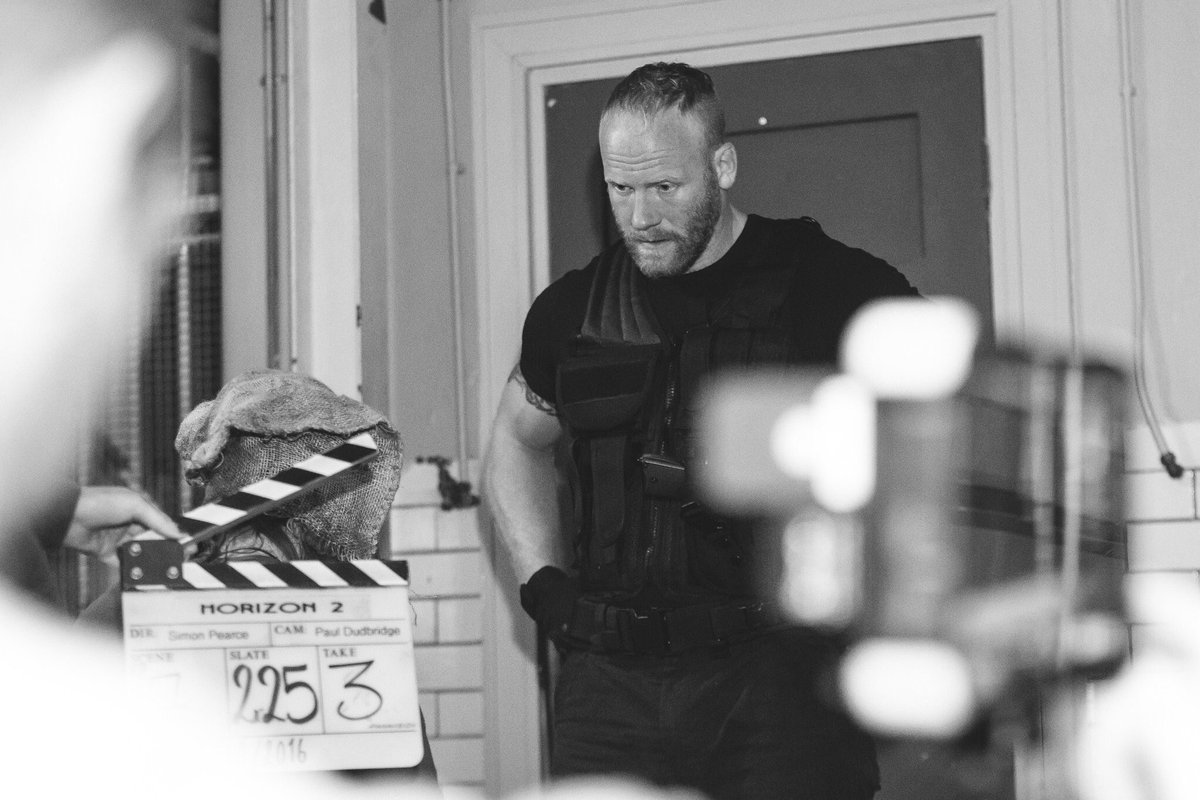 hanoverpictures's tweet photo. Behind the scenes action filming with actor @Simonpengelly. All part of the new season of @horizonwebshow released 24th September 8pm on https://t.co/QlQzJ2aBa4. #dop #dp #sonyFs7 #filmmaking #cinematography #bristol #scifi #actorslife https://t.co/phyUcN5seV