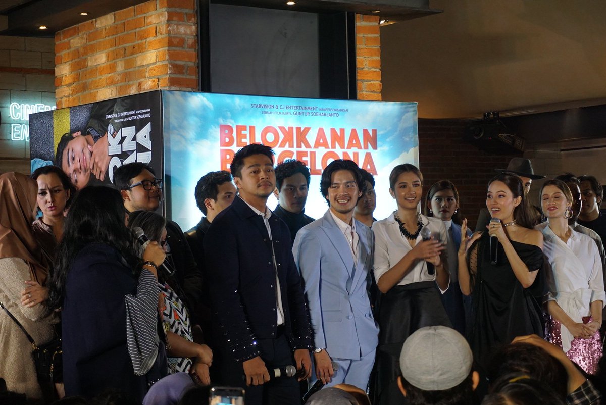 devalova_'s tweet photo. Gala Premier #BelokKananBarcelona 
#TimUcup #TeamDVM #Devalova https://t.co/trN3JnLNn2