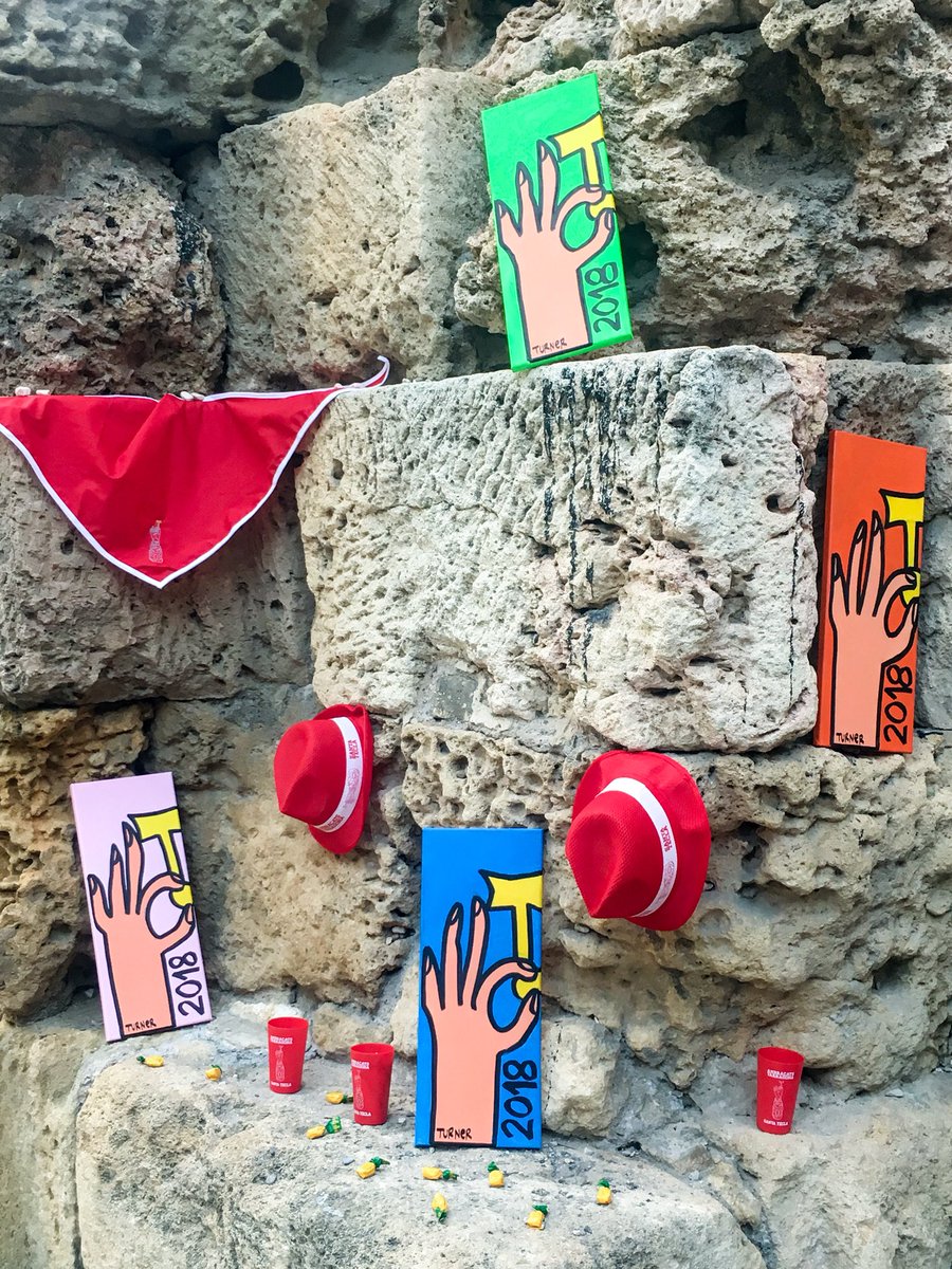 ambrasonvas's tweet photo. Avui per fi, donem tret de sortida a les festes de Santa Tecla i això vol dir que ja queda menys per... 
Que per cert!  Encara no has vingut a apuntar-te al nostre correbraç? Que no t'ho expliquin!!! Queda just una setmana!!!! 
📸Ambrós Porta
#sombaixada #sompujada #ambraçats https://t.co/SjGBXO1nlI